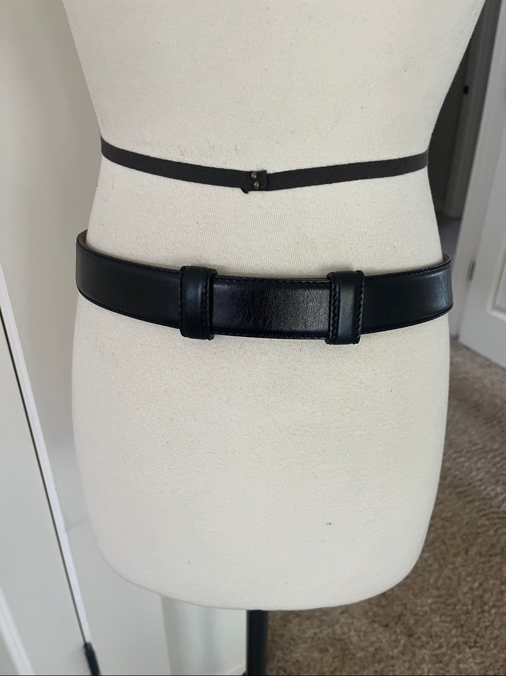 Donna Karan Tan Leather Belt with Black Logo Stamp - Picture 4 of 8